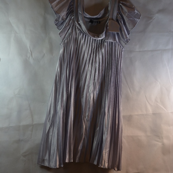 Silver Satiny Pleated /////dress SZ L - Picture 2 of 6